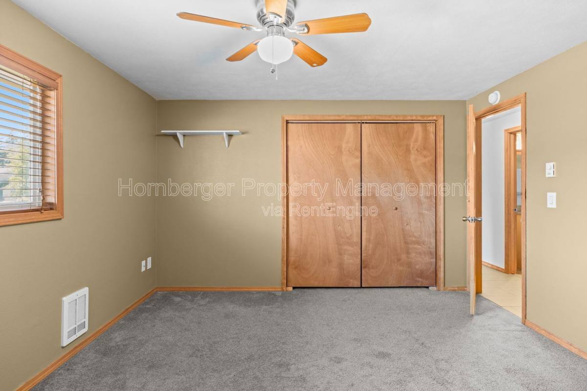 House for rent at 1703 N Walnut Rd, Spokane, WA 99206