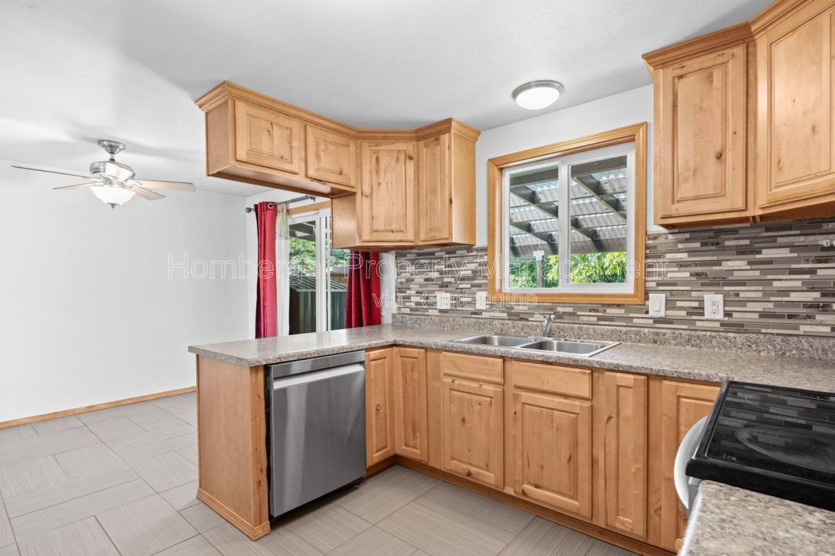 House for rent at 1703 N Walnut Rd, Spokane, WA 99206