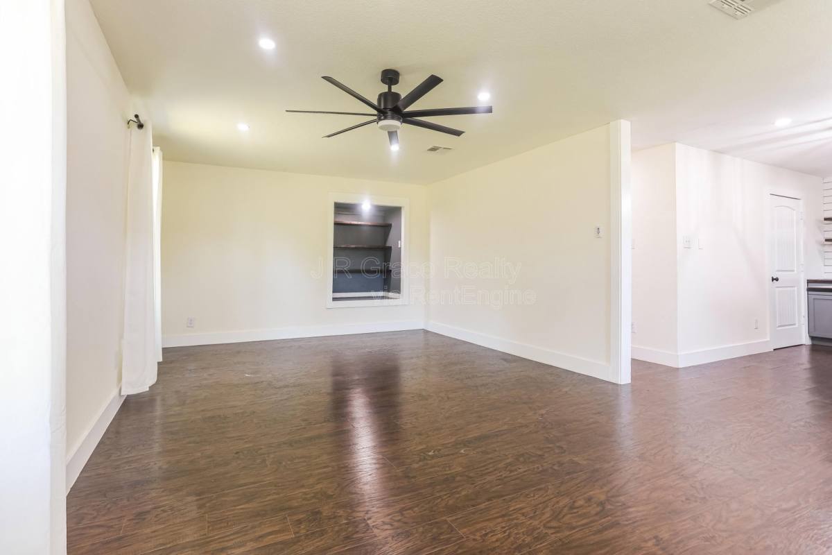 House for rent at 1324 Cherry St, Waco, TX 76704
