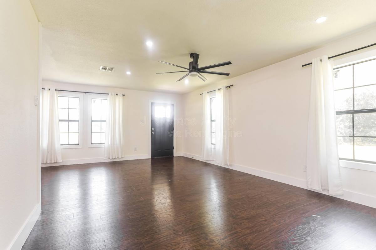 House for rent at 1324 Cherry St, Waco, TX 76704
