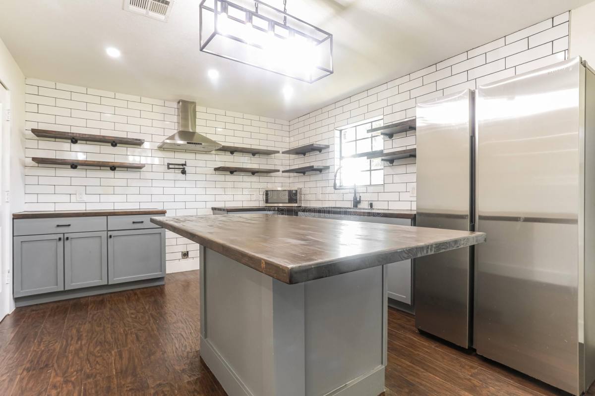House for rent at 1324 Cherry St, Waco, TX 76704
