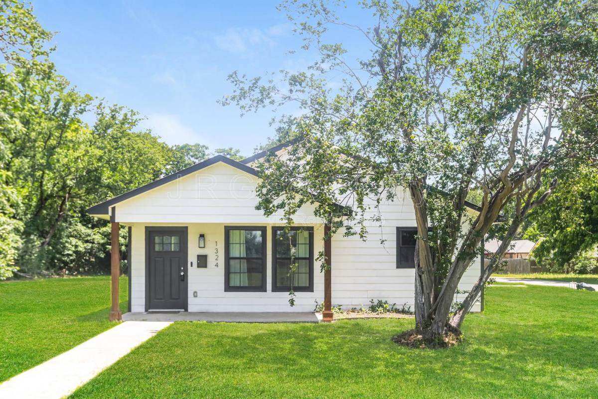 House for rent at 1324 Cherry St, Waco, TX 76704