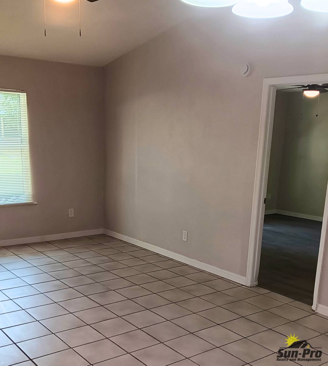 Apartment for rent at 1032 W Samms Ave, Port Orange, FL 32129