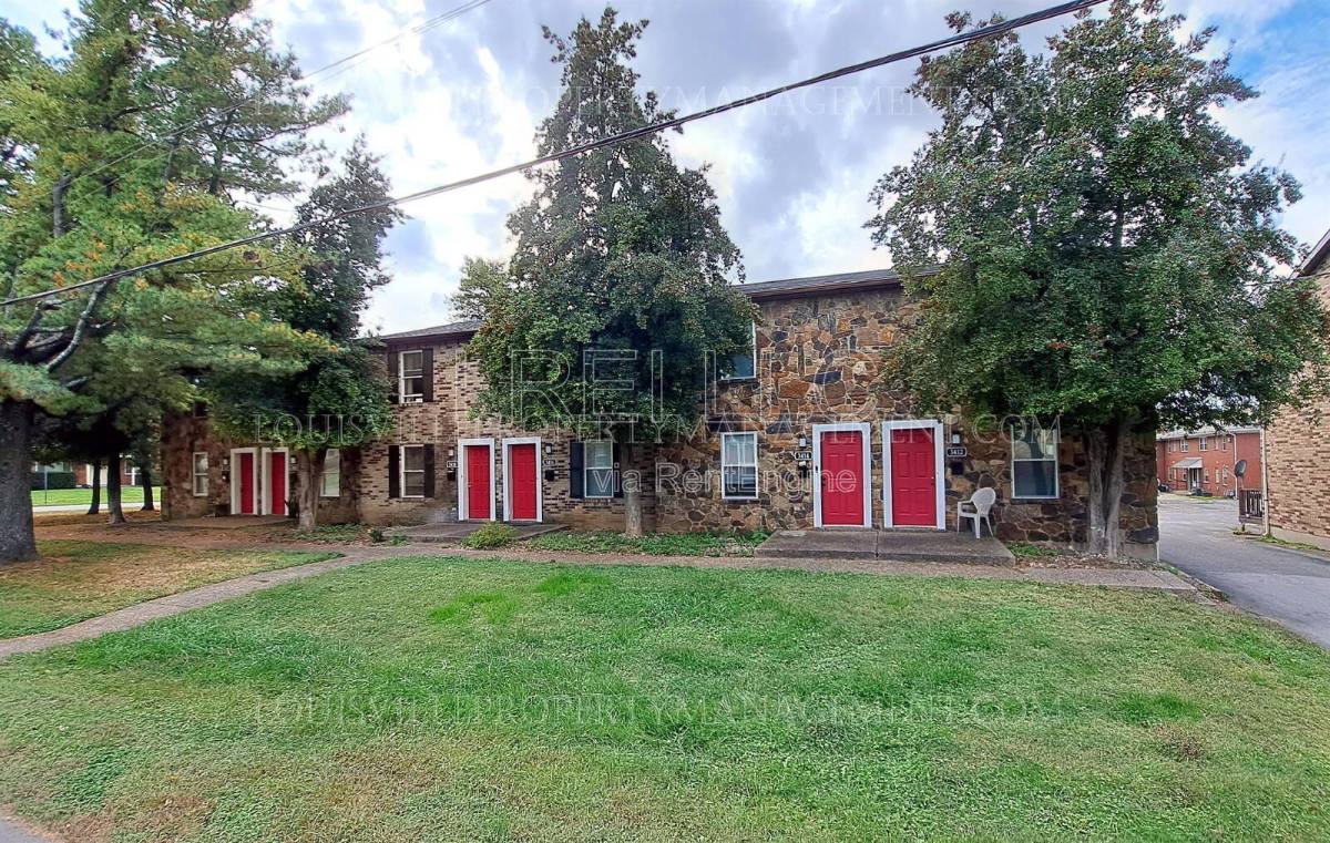 Townhouse for rent at 3416 Clingstone Way, Louisville, KY 40220