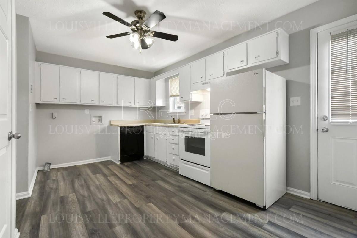 Townhouse for rent at 3416 Clingstone Way, Louisville, KY 40220