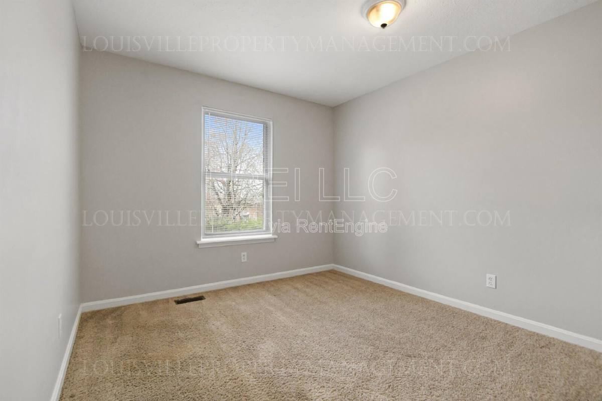Townhouse for rent at 3416 Clingstone Way, Louisville, KY 40220