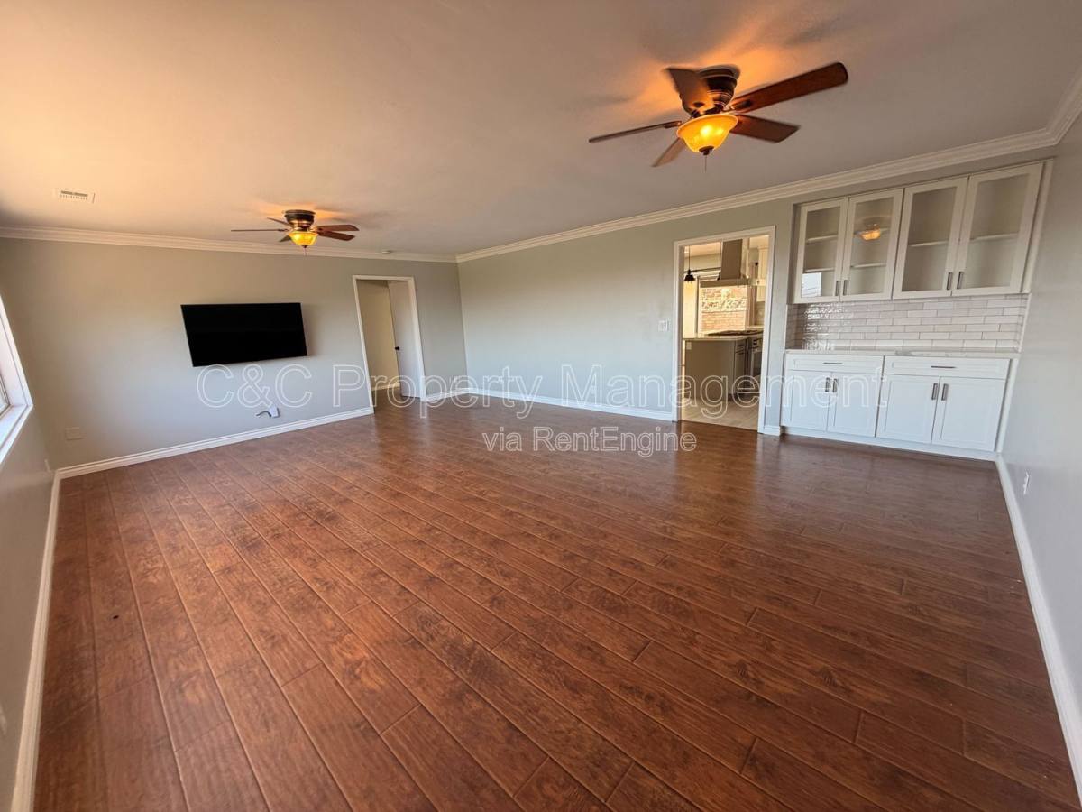 House for rent at 410 Mira Loma Lane, Escondido, CA 92025