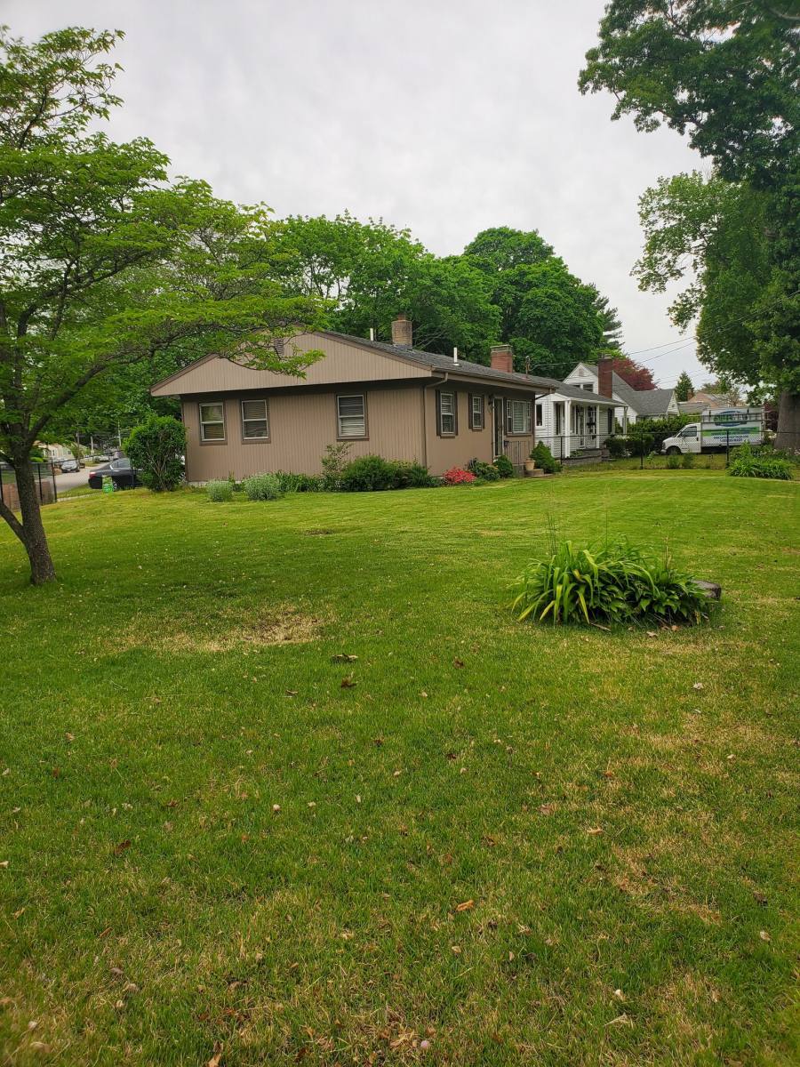 House for rent at 168 Main Ave, Warwick, RI 02886