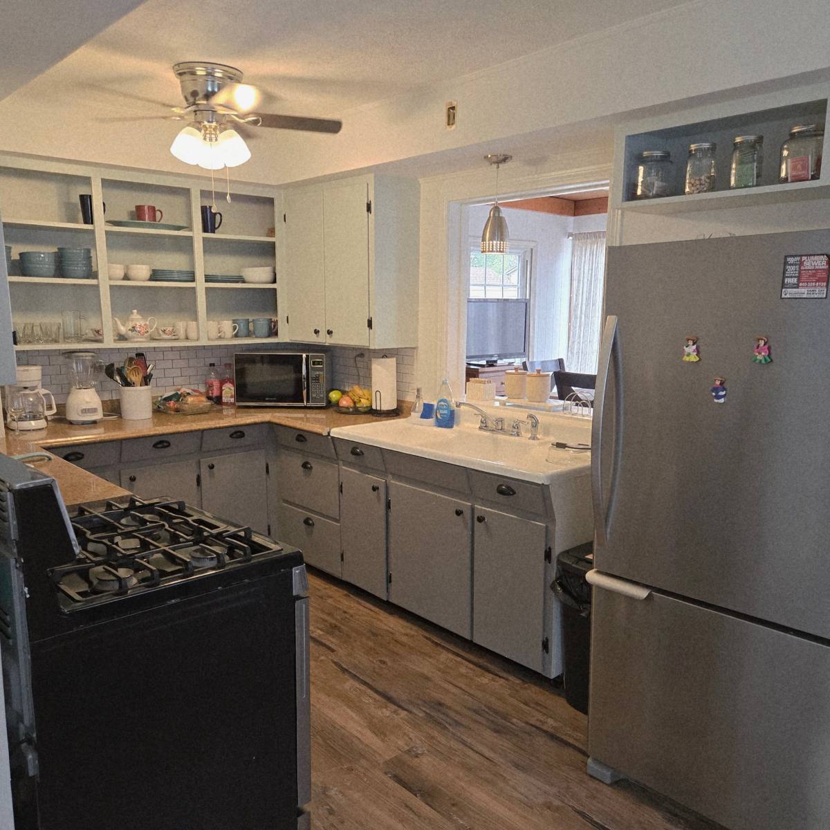 House for rent at 143 Hartshorn Dr, Painesville, OH 44077
