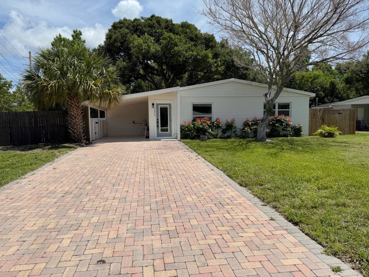 House for rent at 2624 2nd St SW, Vero Beach, FL 32962