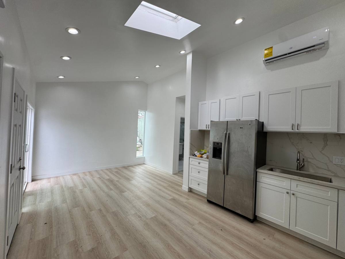House for rent at 1309 E 63rd St #A, Long Beach, CA 90805