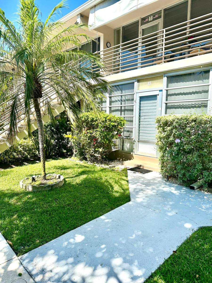Apartment for rent at 901 N Birch Rd, Fort Lauderdale, FL 33304