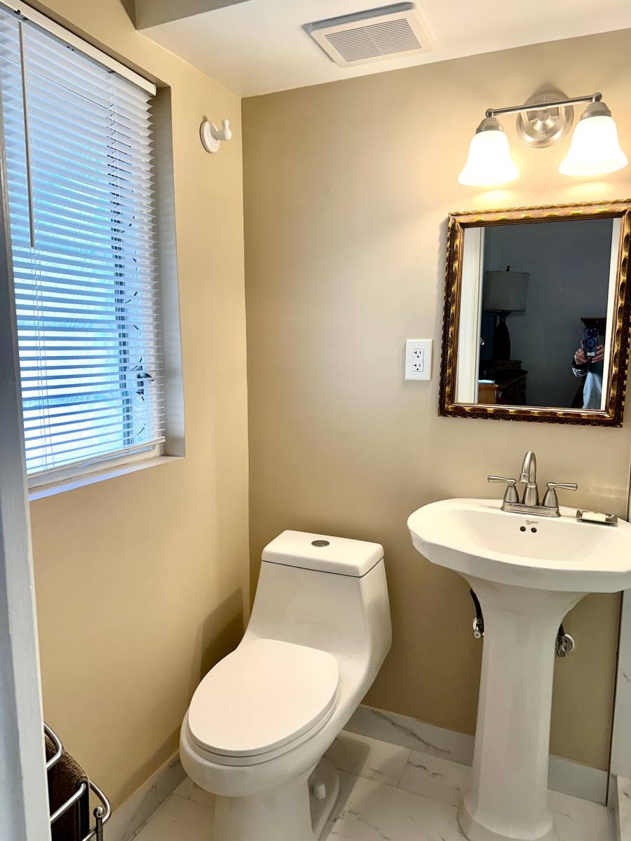 Apartment for rent at 901 N Birch Rd, Fort Lauderdale, FL 33304