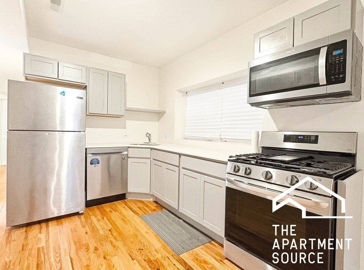 Apartment for rent at 1638 W 18th Place #1R, Chicago, IL 60608