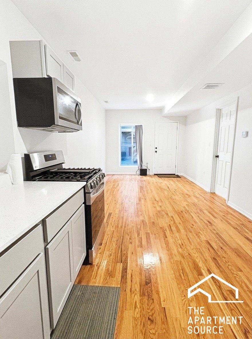 Apartment for rent at 1638 W 18th Place #1R, Chicago, IL 60608
