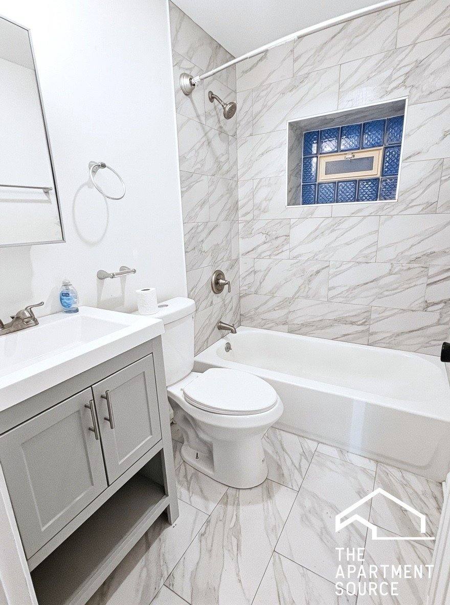 Apartment for rent at 1638 W 18th Place #1R, Chicago, IL 60608