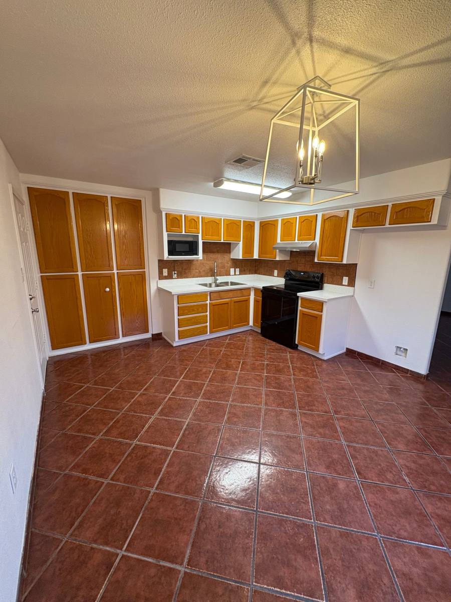 House for rent at 574 N Bernal Dr, San Luis, AZ 85349