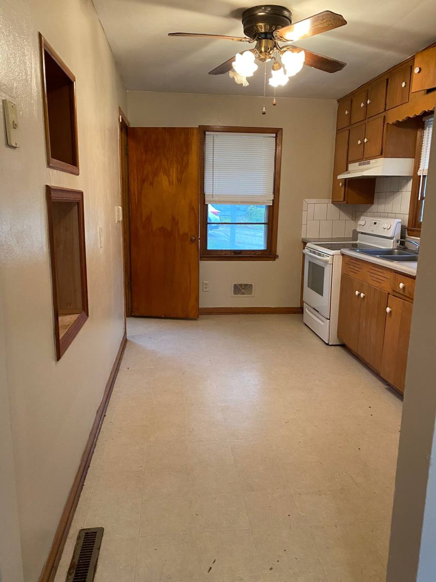 House for rent at 10606 E Kentucky Ave, Independence, MO 64050