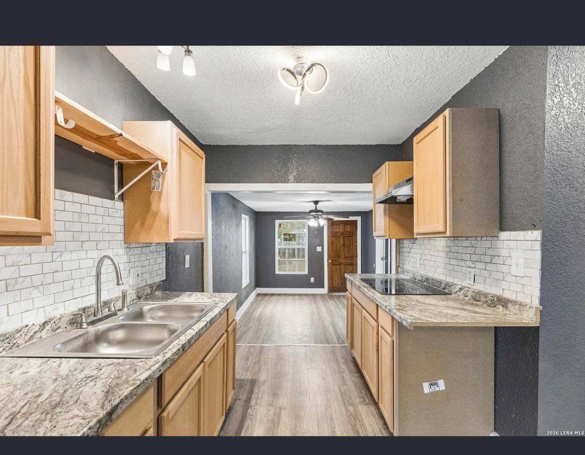 Apartment for rent at 253 Carroll St #1, San Antonio, TX 78225