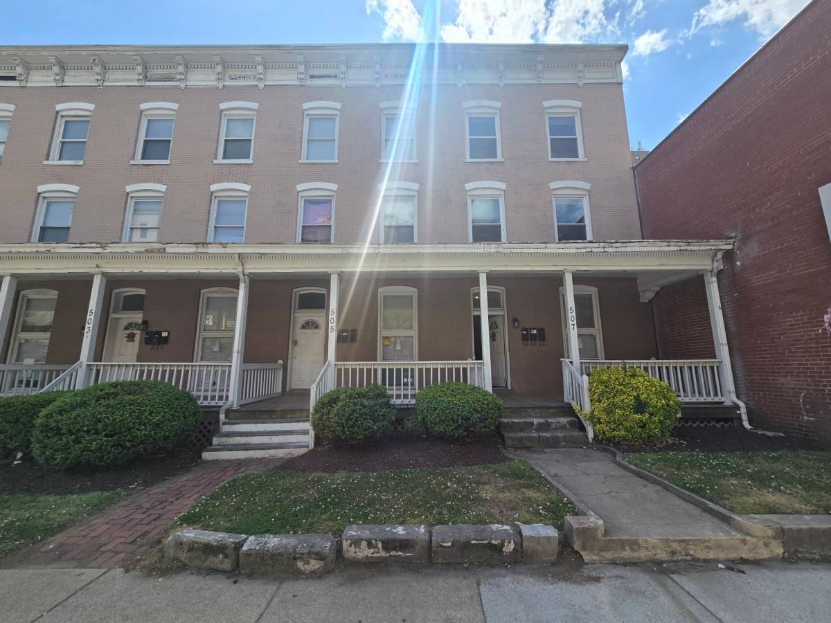 Apartment for rent at 501 W Grace St #B, Richmond, VA 23220