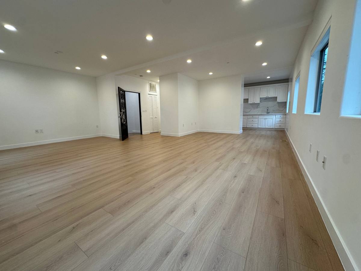 Apartment for rent at 1109 Lapeer Dr, Los Angeles, CA 90035