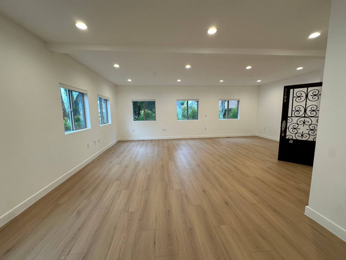 Apartment for rent at 1109 Lapeer Dr, Los Angeles, CA 90035