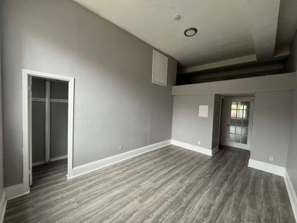 Apartment for rent at 14628 Lakeshore Blvd, Cleveland, OH 44110