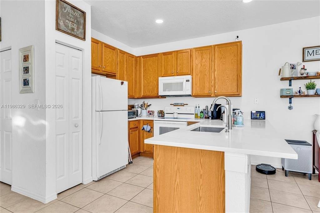 Townhouse for rent at 2905 Crestwood Terrace #3203, Pompano Beach, FL 33063