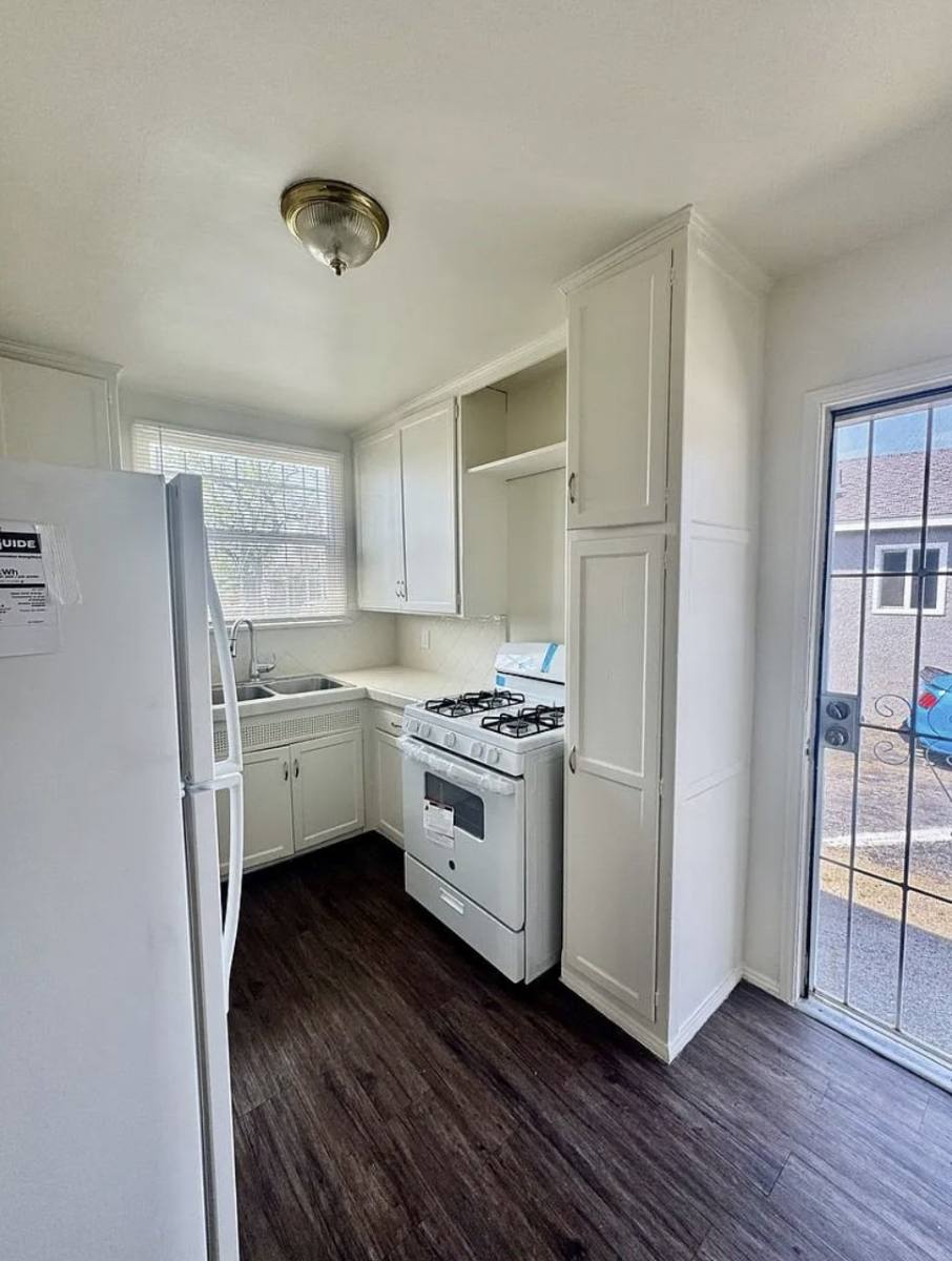 Apartment for rent at 713 E Cocoa St #713, Compton, CA 90221