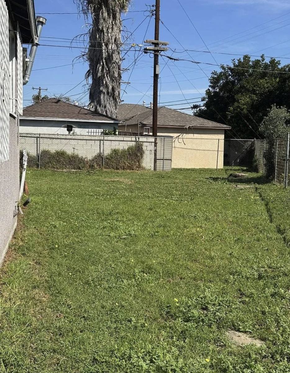 Apartment for rent at 713 E Cocoa St #713, Compton, CA 90221