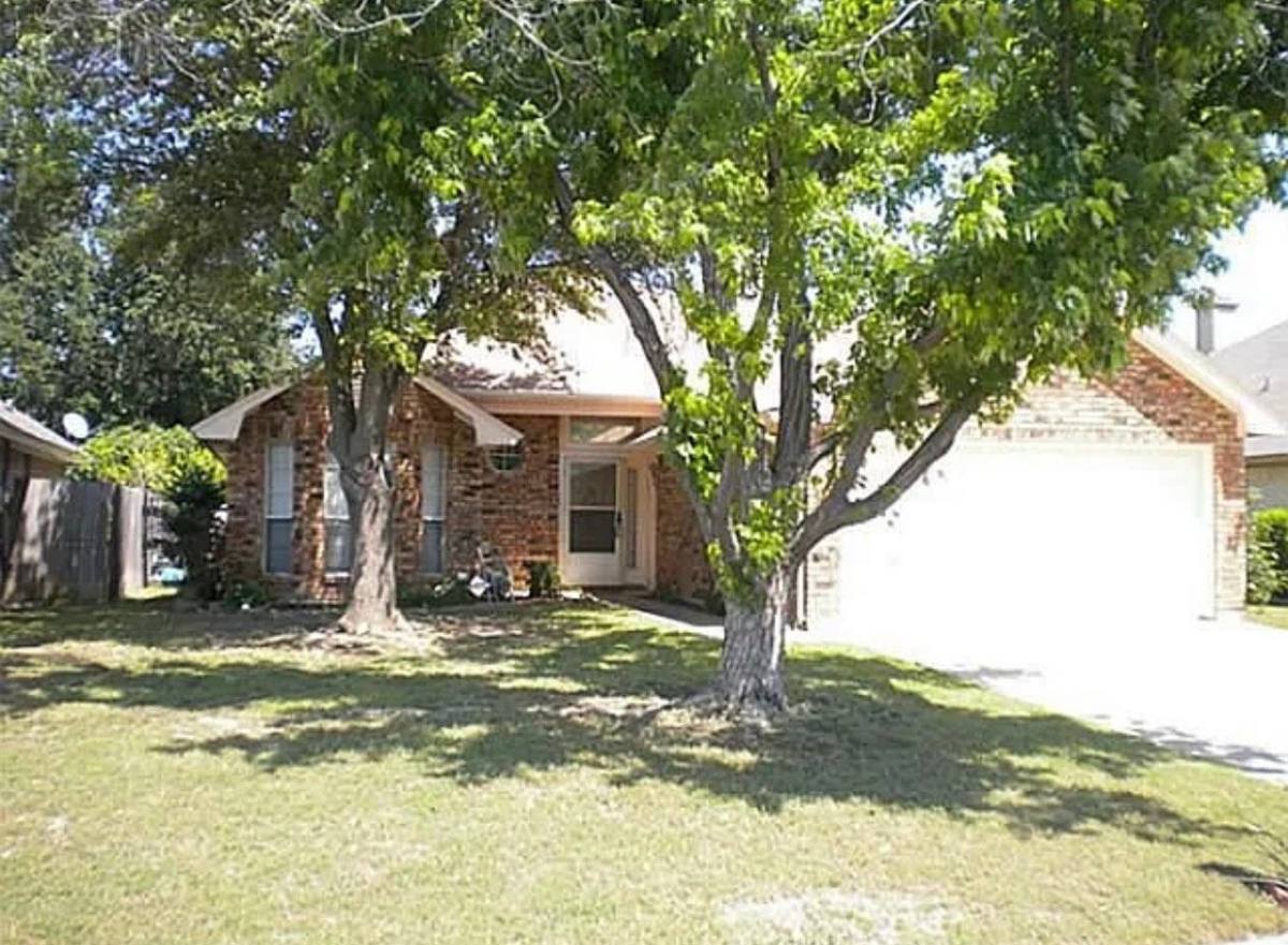 House for rent at 6332 Longmont Trail, Fort Worth, TX 76179