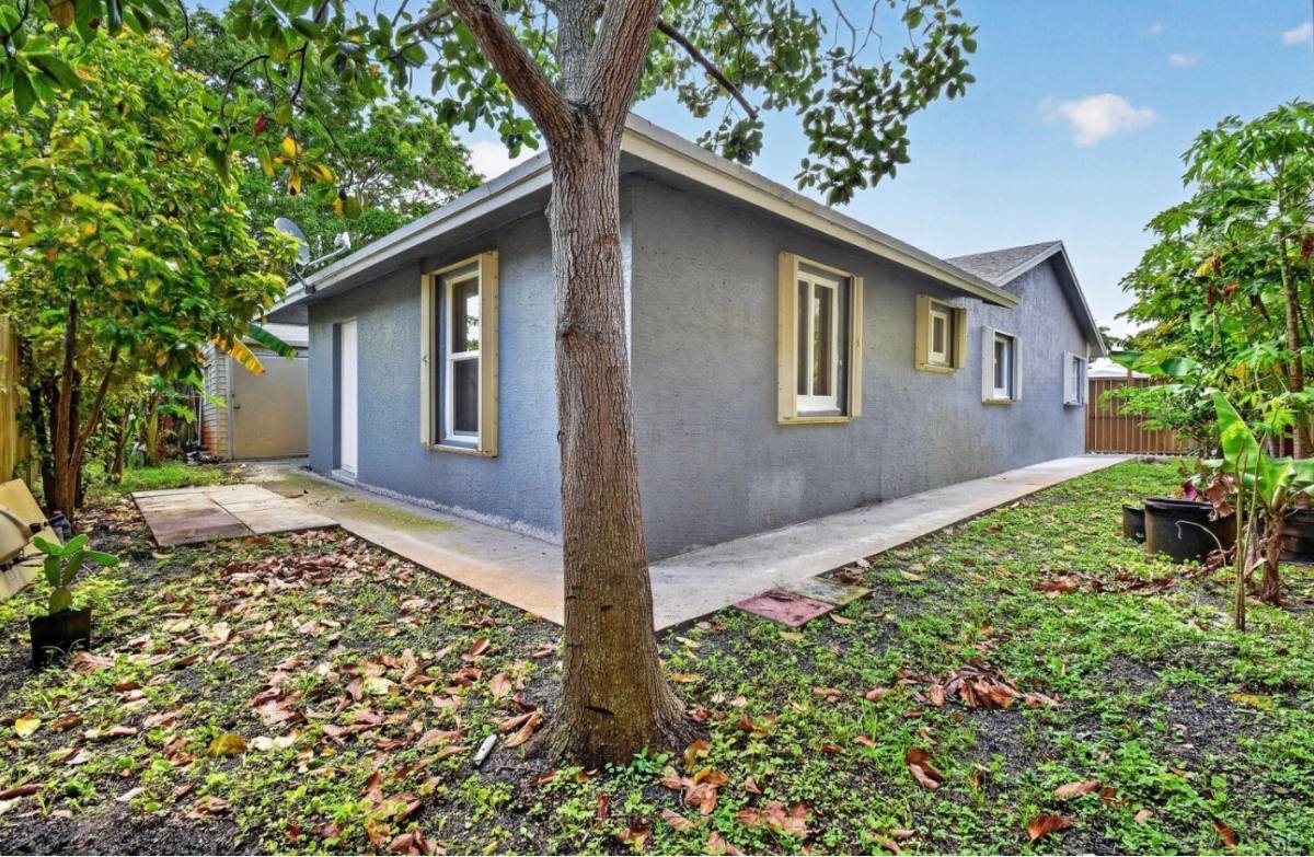 House for rent at 1615 Shirley Court, Lake Worth, FL 33462