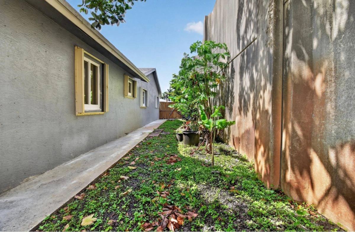 House for rent at 1615 Shirley Court, Lake Worth, FL 33462