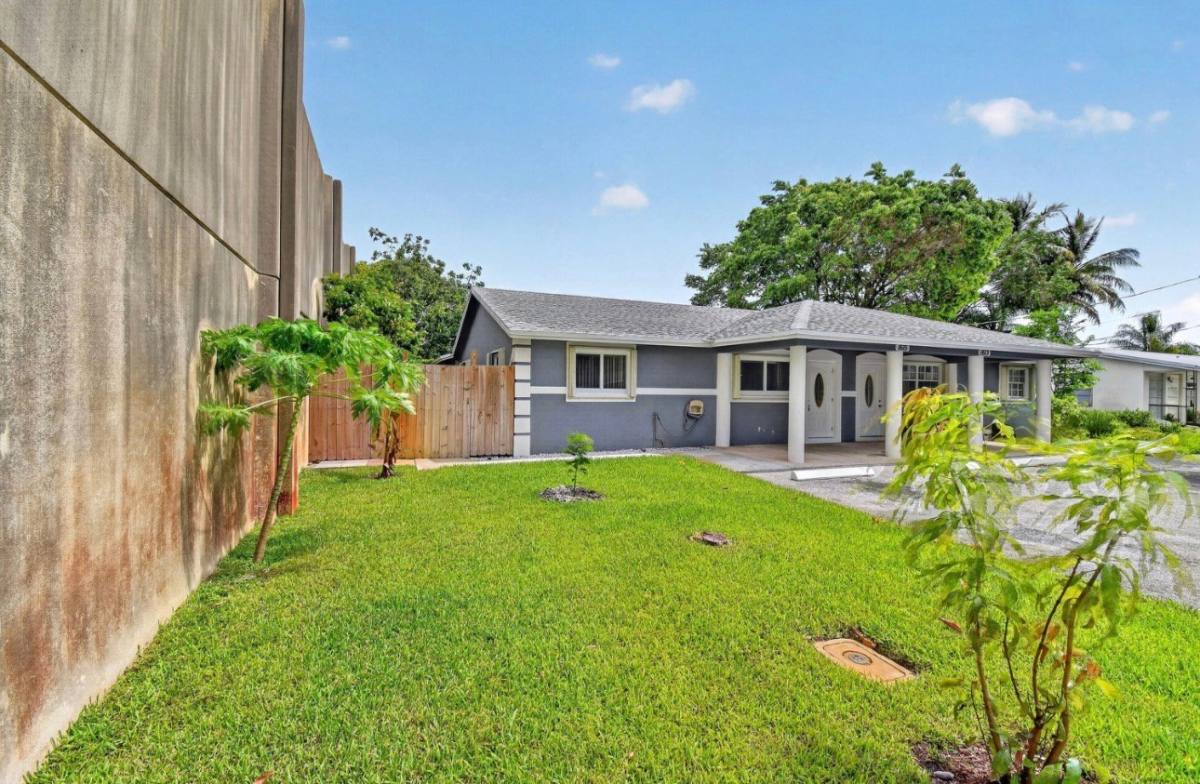 House for rent at 1615 Shirley Court, Lake Worth, FL 33462