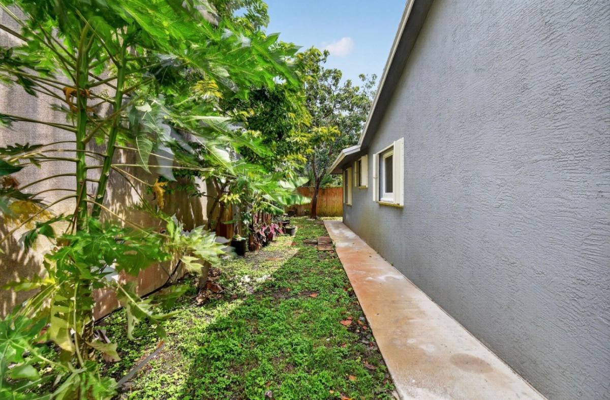 House for rent at 1615 Shirley Court, Lake Worth, FL 33462