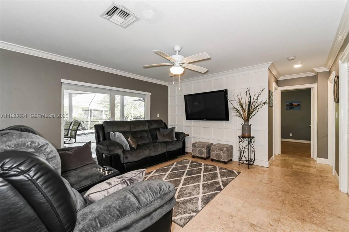 House for rent at 283 Forest Hills Blvd, Naples, FL 34113