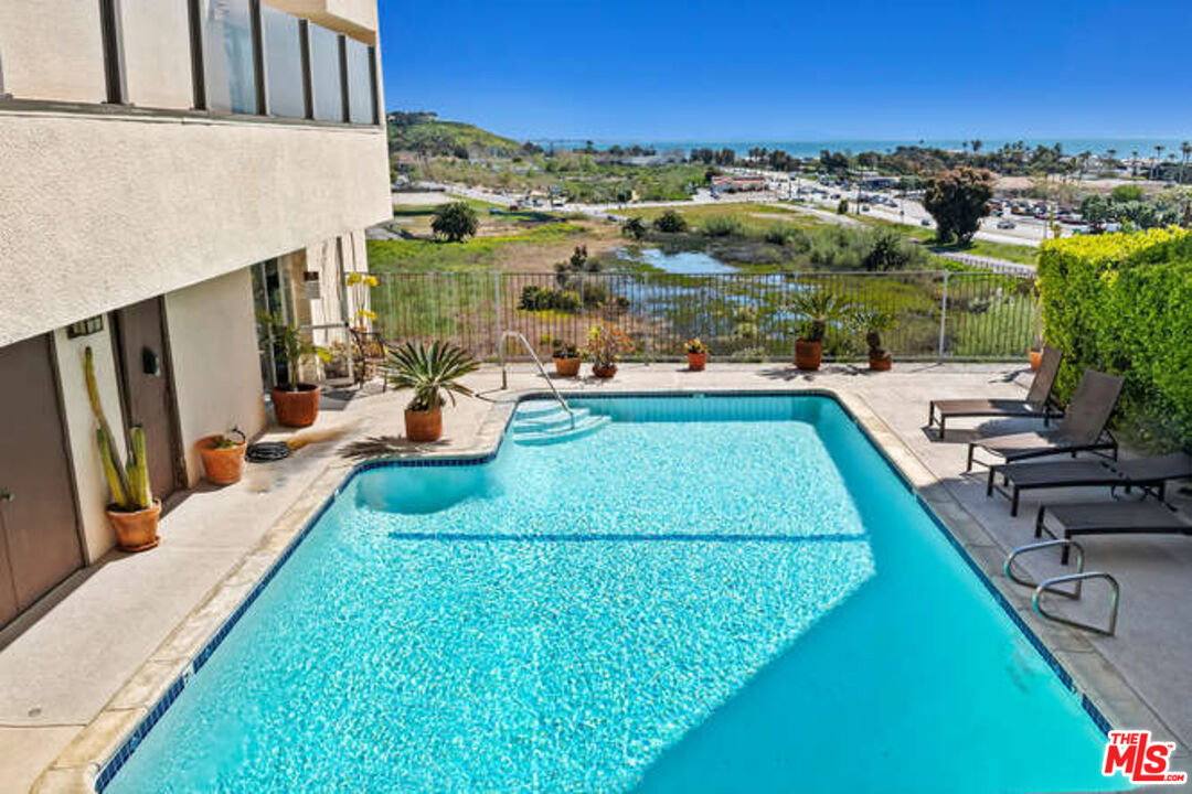 Apartment for rent at 23901 Civic Center Way #140, Malibu, CA 90265