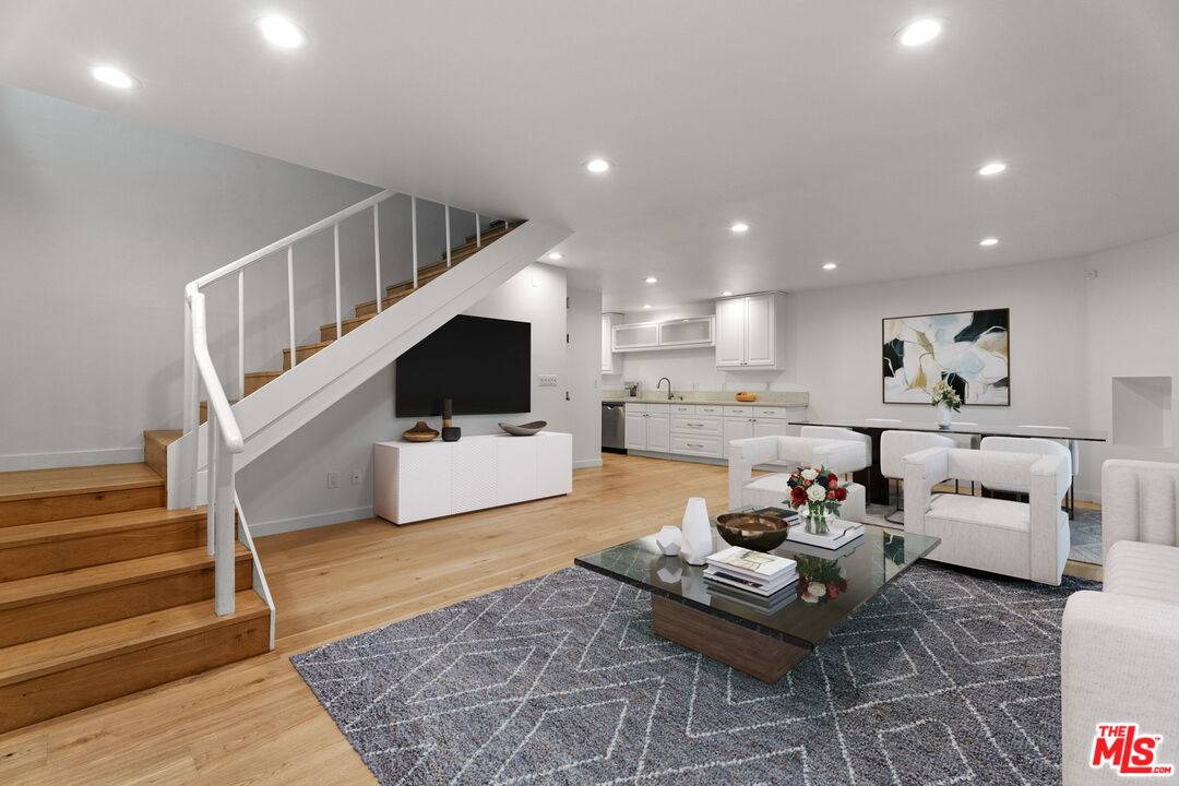 Townhouse for rent at 22 28th Ave, Venice, CA 90291