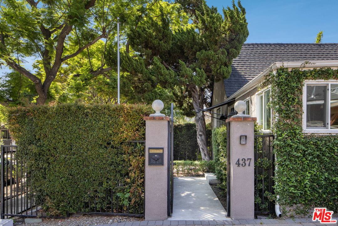 House for rent at 437 Norwich Dr, Los Angeles, CA 90048