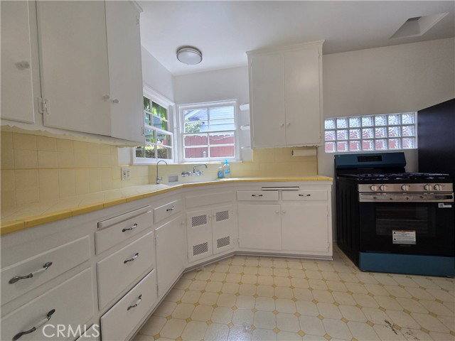 House for rent at 240 Euclid St, Santa Monica, CA 90402
