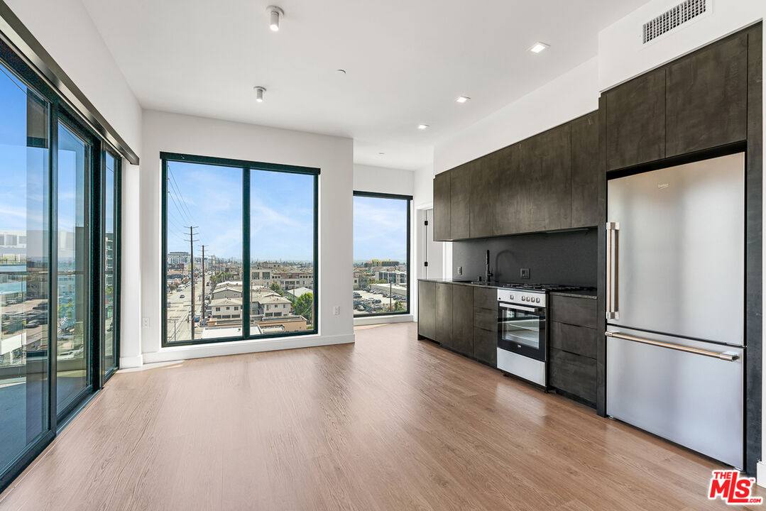 House for rent at 10700 Tabor St #402, Los Angeles, CA 90034
