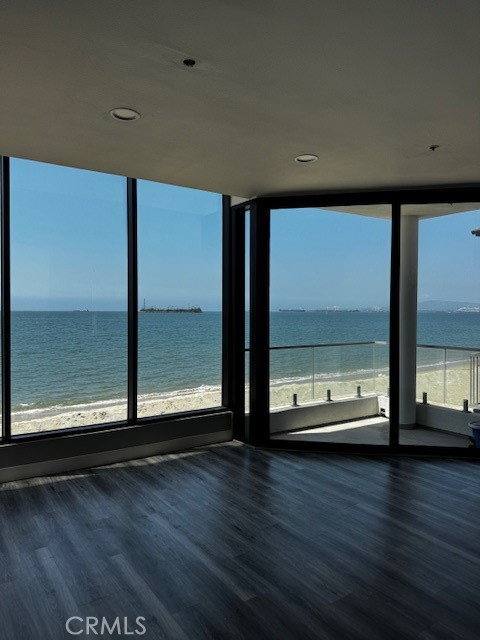 Condo for rent at 6117 E Seaside Way, Long Beach, CA 90803