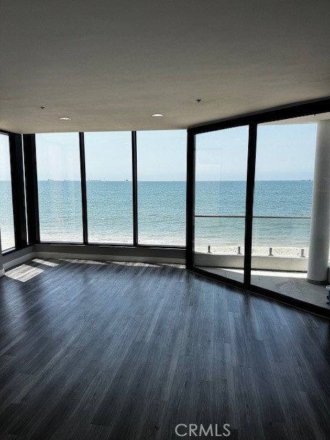 Condo for rent at 6117 E Seaside Way, Long Beach, CA 90803