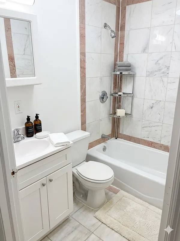 Apartment for rent at 186 Orchard St #2FN, New York, NY 10002