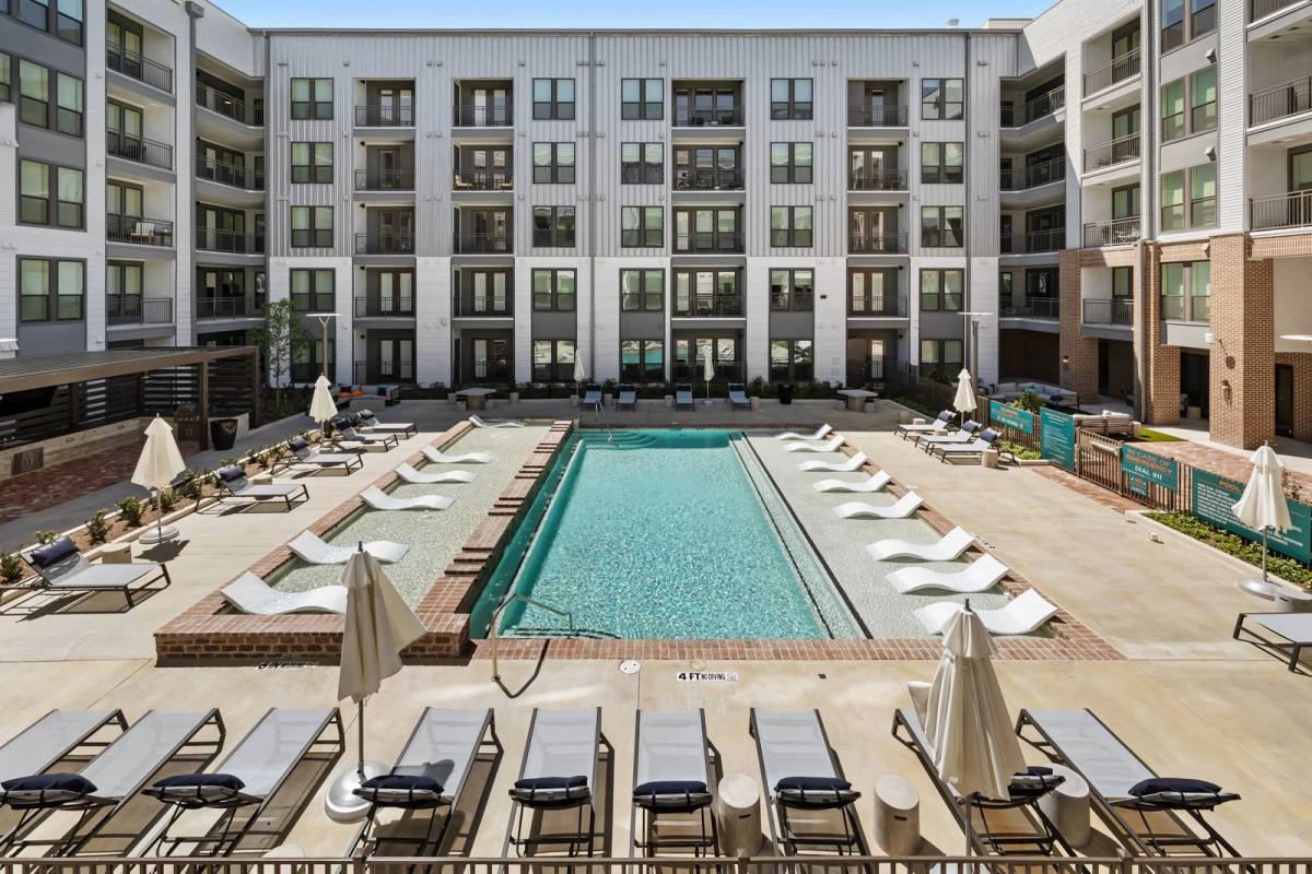 Apartment for rent at 2121 Edwards St, Houston, TX 77007