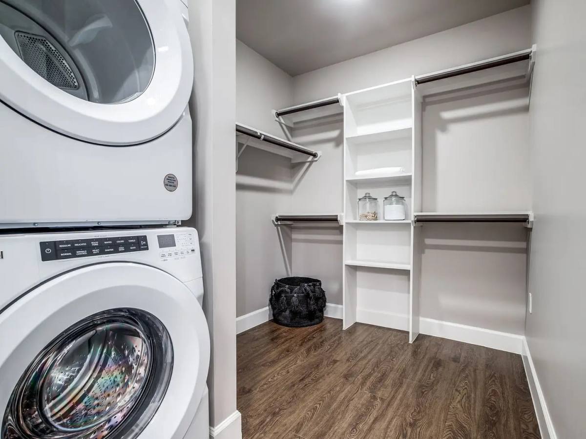Apartment for rent at 5350 Crawford St, Houston, TX 77004