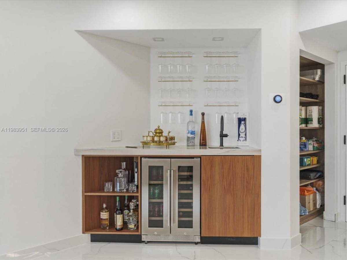 Apartment for rent at 3000 Island Blvd #1501, North Miami Beach, FL 33160