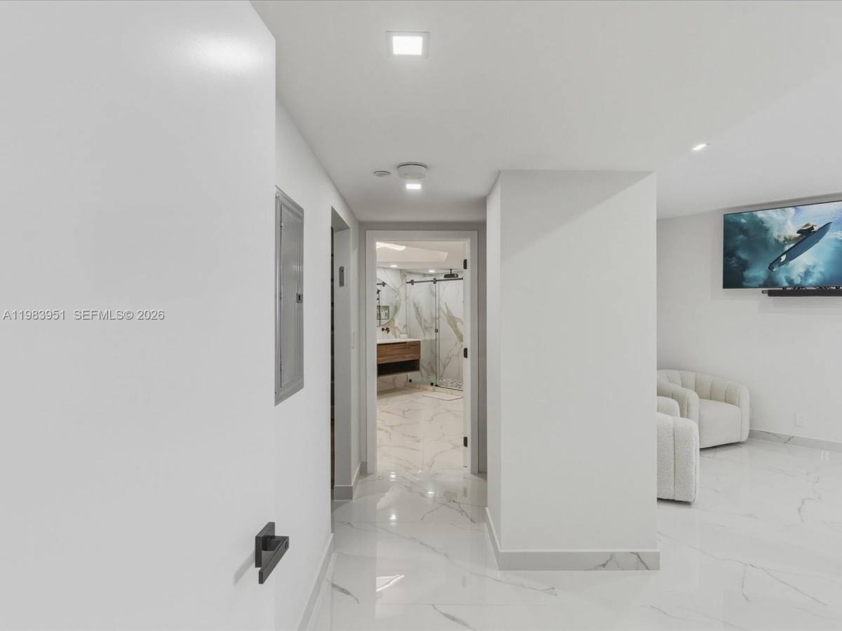 Apartment for rent at 3000 Island Blvd #1501, North Miami Beach, FL 33160