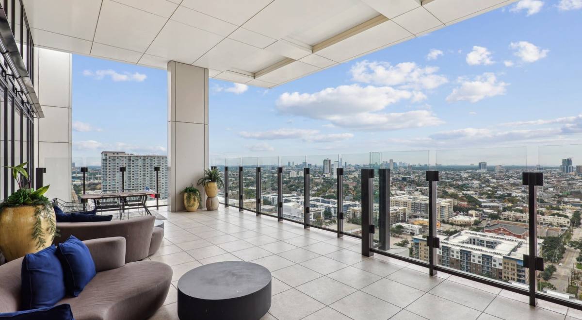 Apartment for rent at 2850 Fannin St, Houston, TX 77002