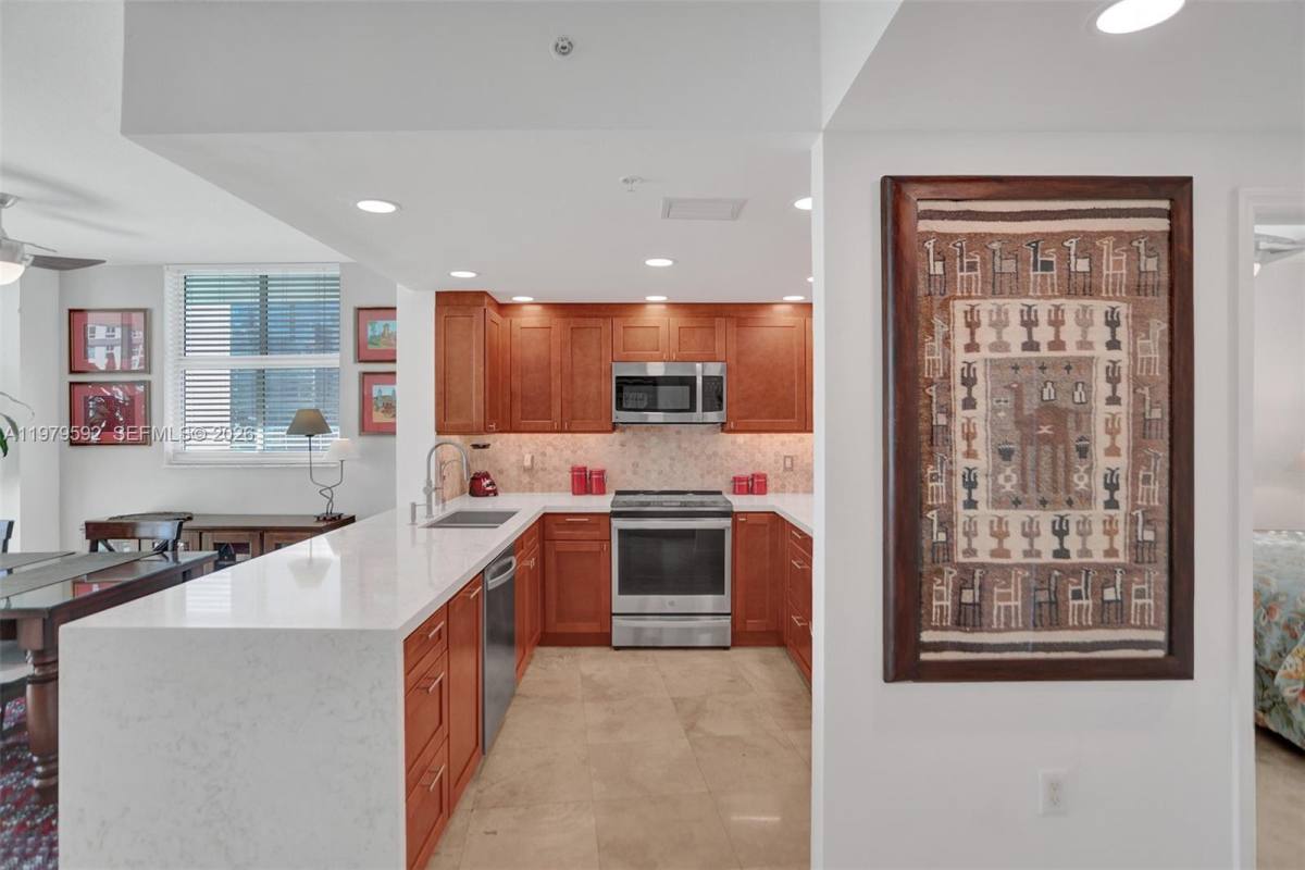 Apartment for rent at 1250 S Miami Ave #2702, Miami, FL 33130